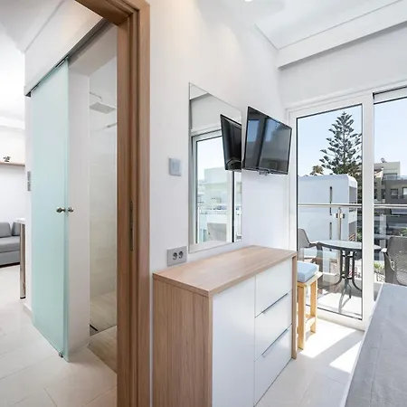 Poseidon Deluxe Appartement *