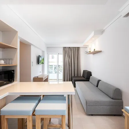 Poseidon Deluxe Apartment *