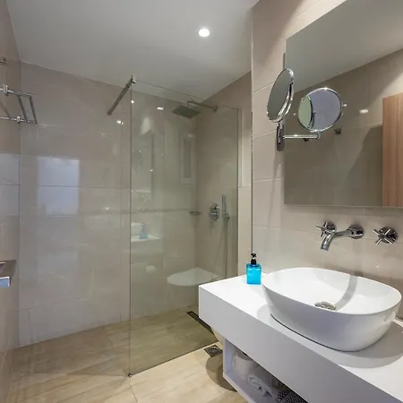 Appartement Poseidon Deluxe *
