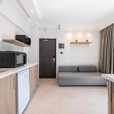 Poseidon Deluxe Apartment *