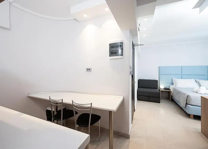 Poseidon Deluxe Apartamento *